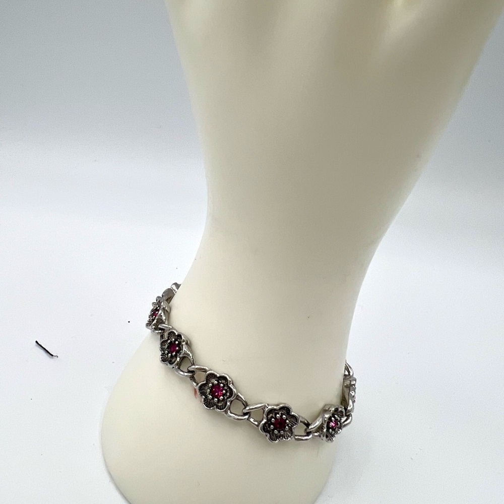 Vintage Avon‎ Silver-tone Floral Link Bracelet with Rube Red Rhinestones